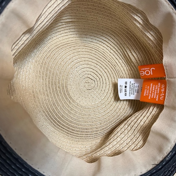 Black and tan wide brim beach hat - Picture 3 of 3